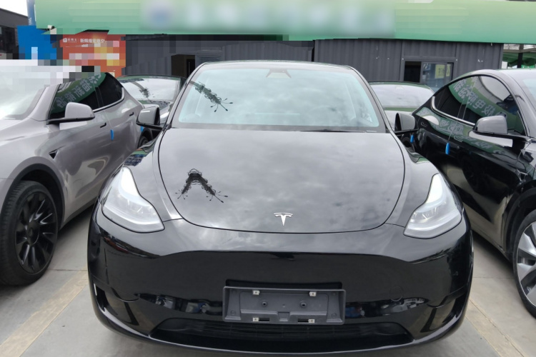Tesla Model Y 2023 car image #3