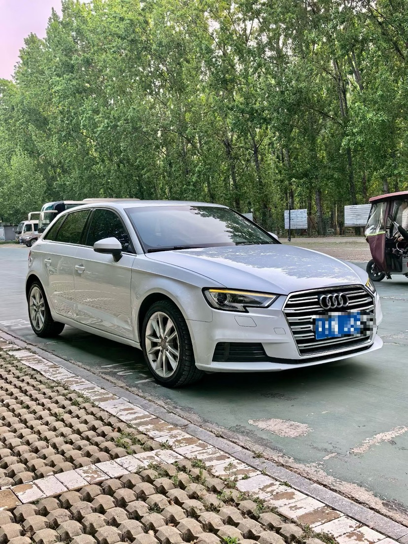 Audi A3 2018 car image #2