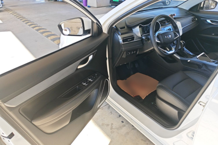 GEELY Emgrand 2022 car image #16