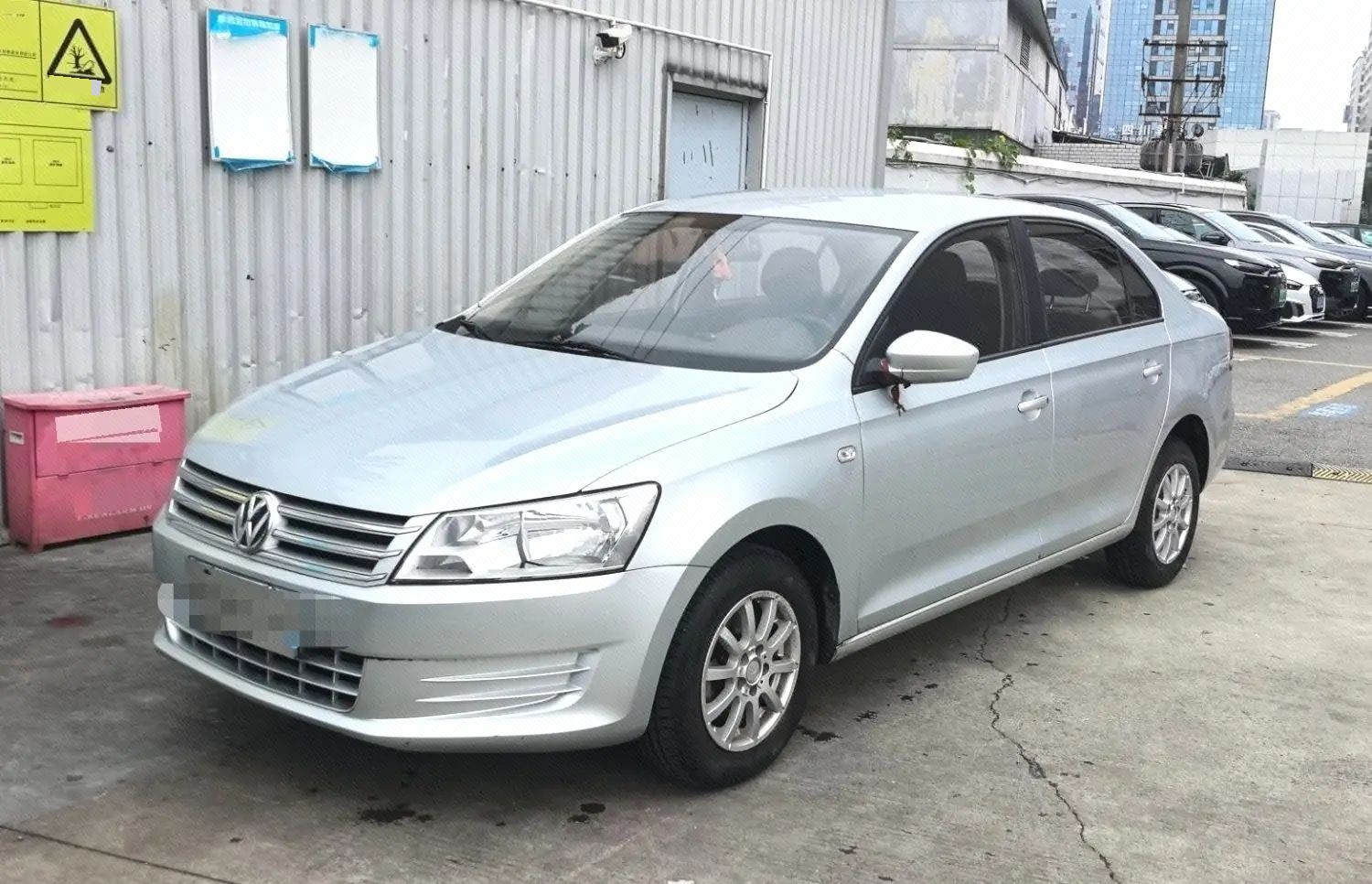 Volkswagen Santana 2013 immagine di auto 