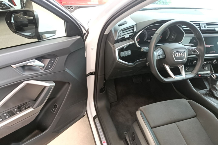 Audi Q3 2023 #16 Audi Q3 2023 immagine di auto #16