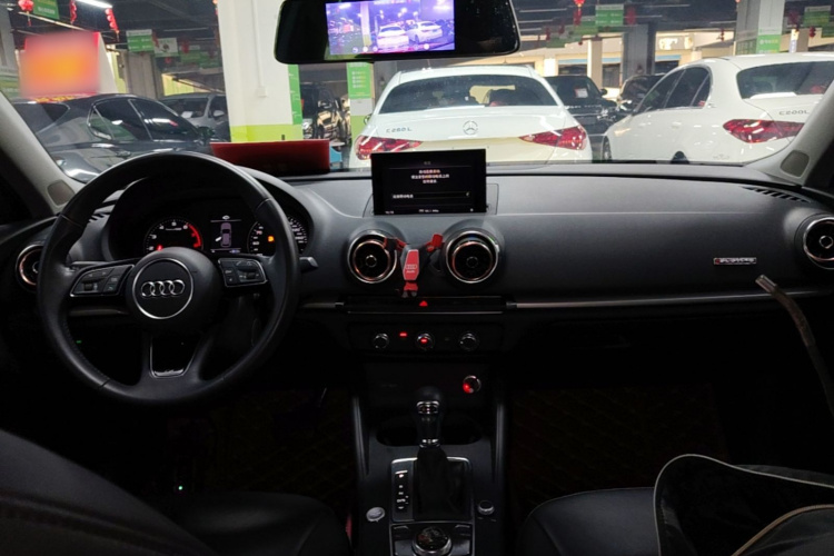 Audi A3 2019 car image #10