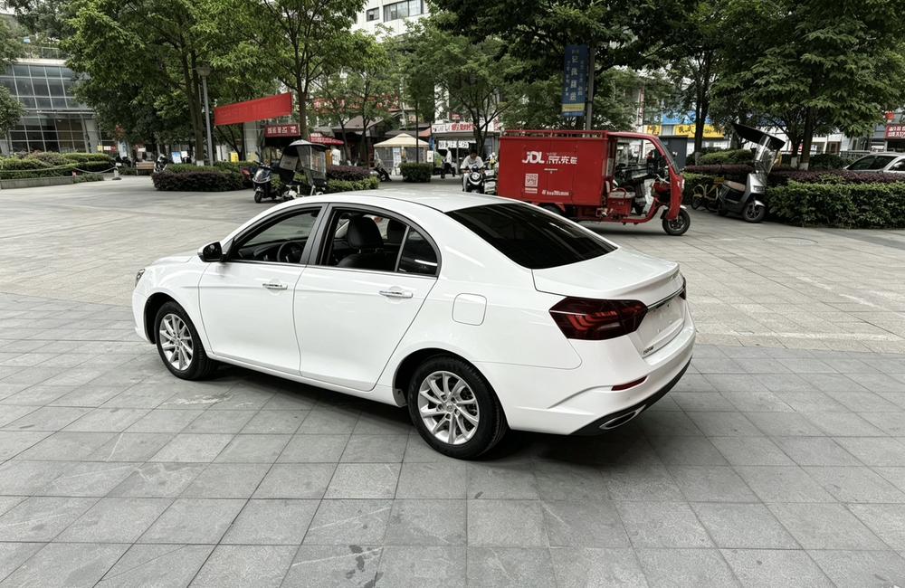 GEELY Emgrand 2020 #4 GEELY Emgrand 2020 car image #4