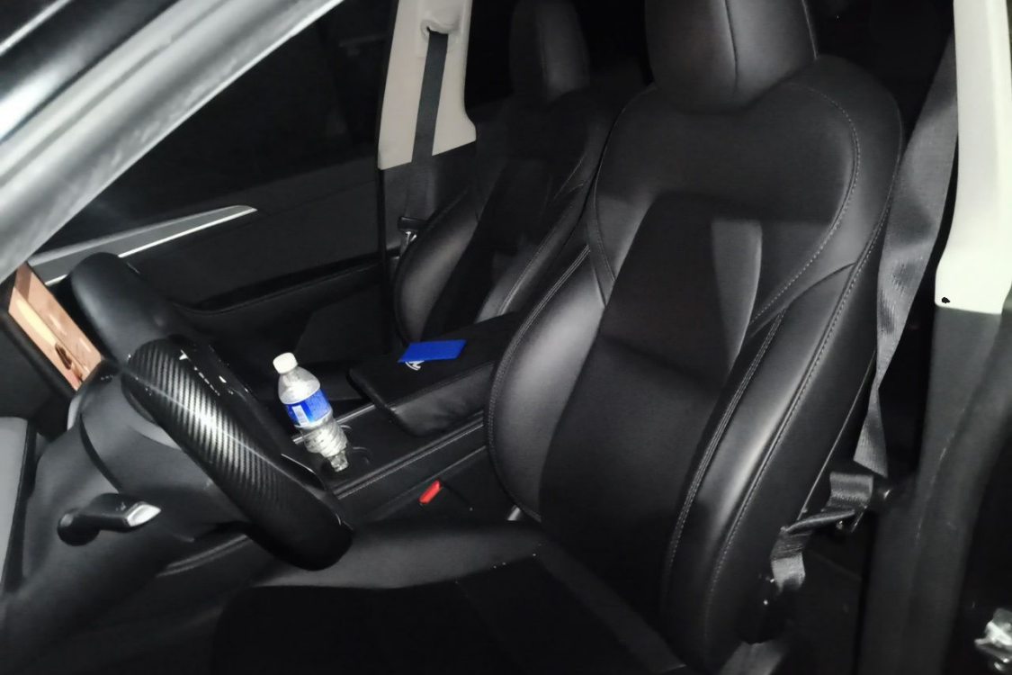 Tesla Model Y 2024 #18 Tesla Model Y 2024 صورة سيارة #18