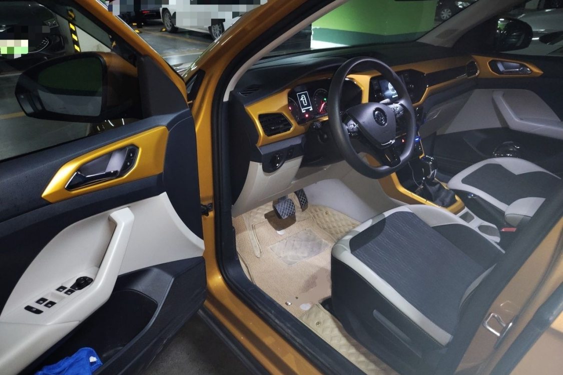 Volkswagen T-Cross 2019 car image #23