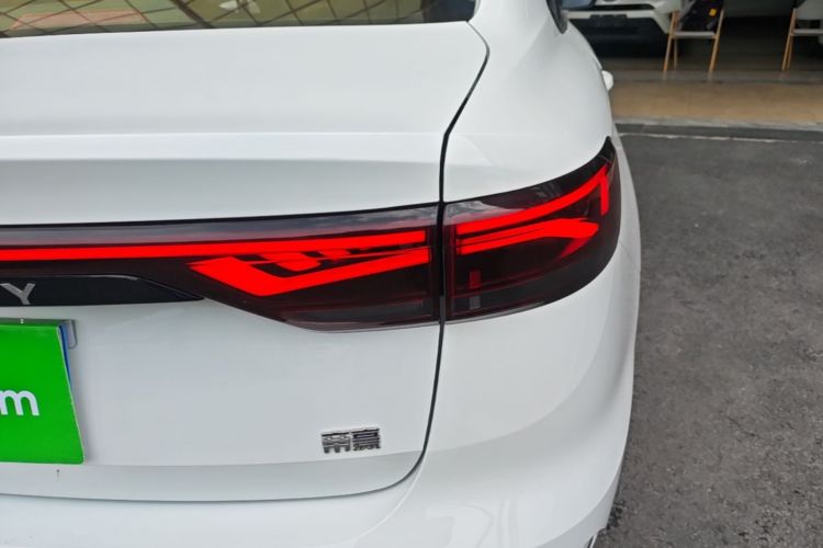 GEELY Emgrand 2023 car image #8