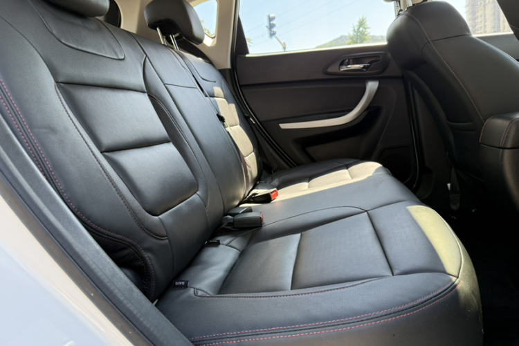 BMW 3 Series 2018 car image #10