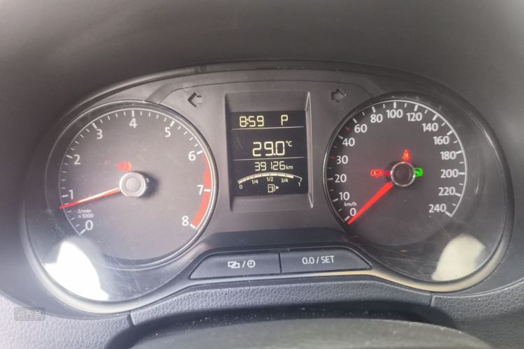 Volkswagen Polo 2017 car image #13