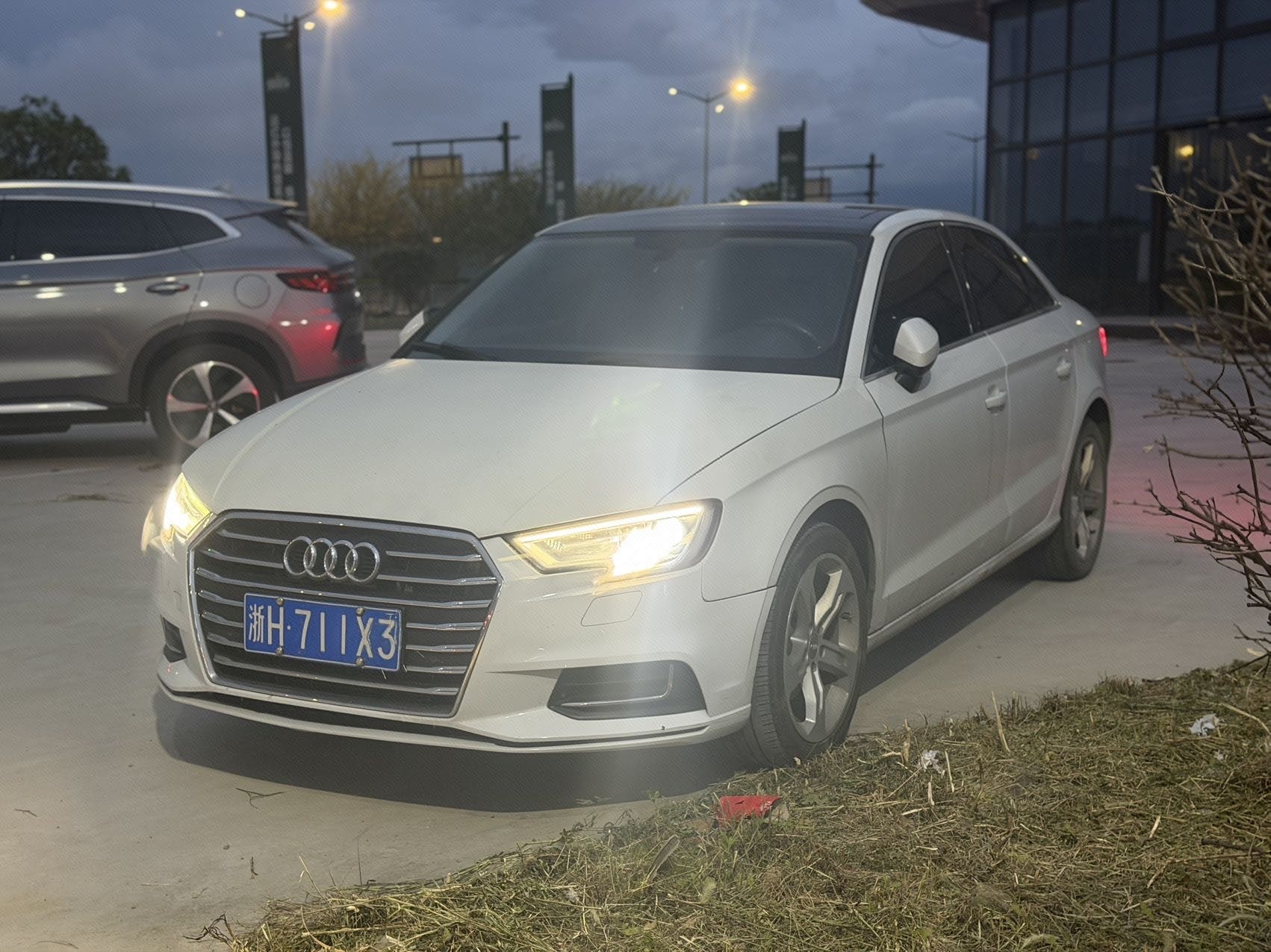 2020 immagine di auto 