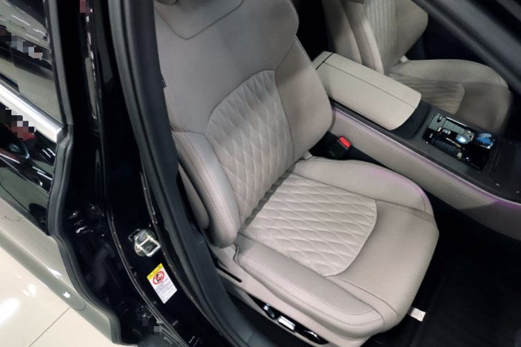 BYD Han 2025 car image #27