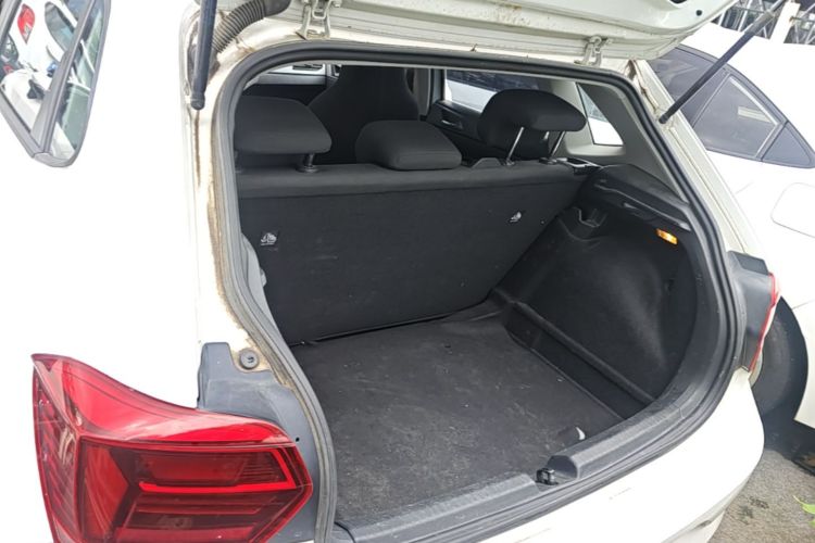 Volkswagen Polo 2023 car image #19