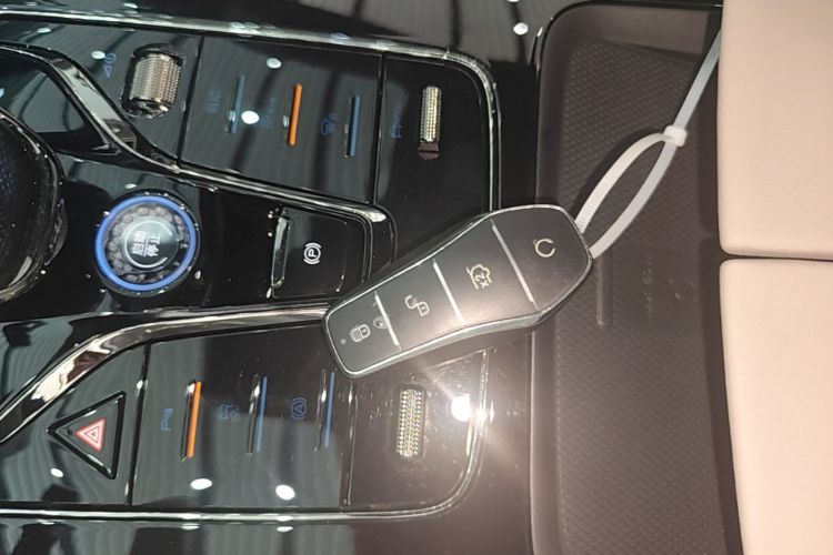 BYD Han 2024 #9 BYD Han 2024 car image #9