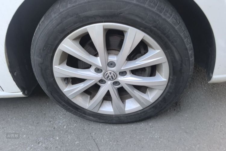 Volkswagen Lavida 2015 car image #9