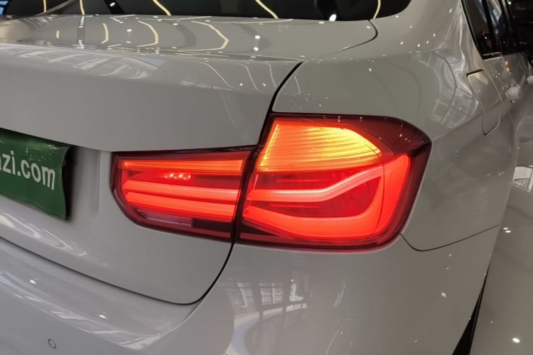 BMW 3 Series 2017 #8 BMW 3 Series 2017 car image #8