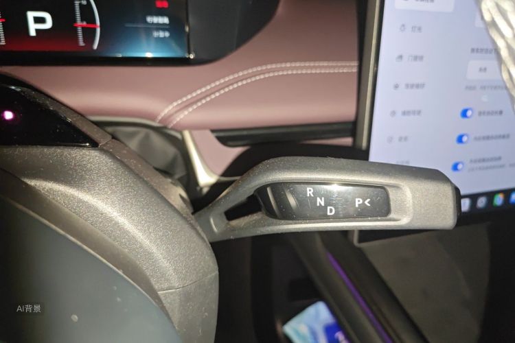 MI SU7 2025 immagine di auto #16