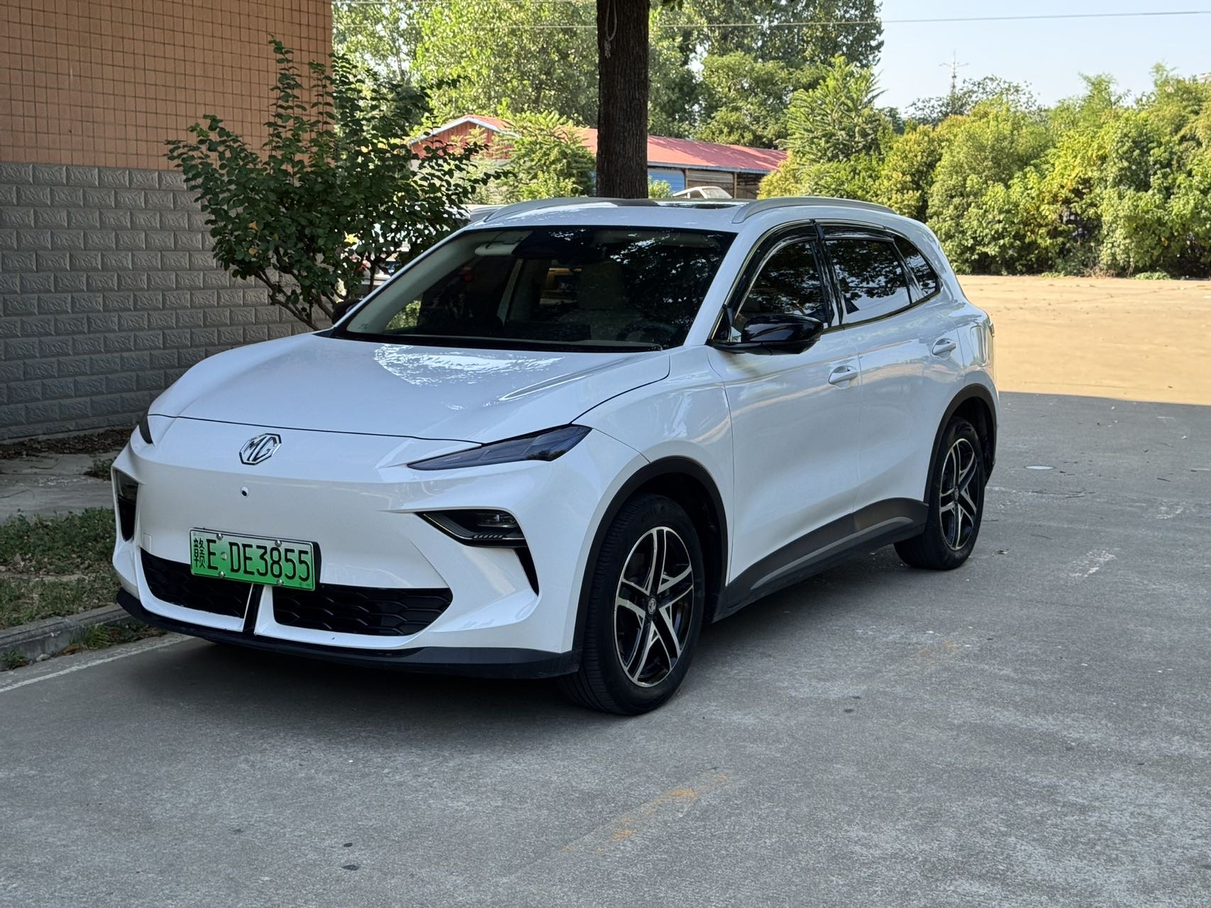 MG ES5 2025 immagine di auto 