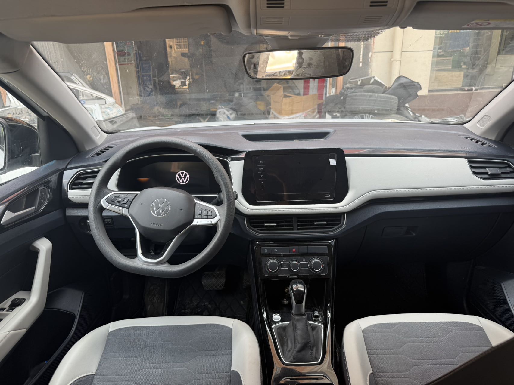 Volkswagen Tharu 2025 car image #6