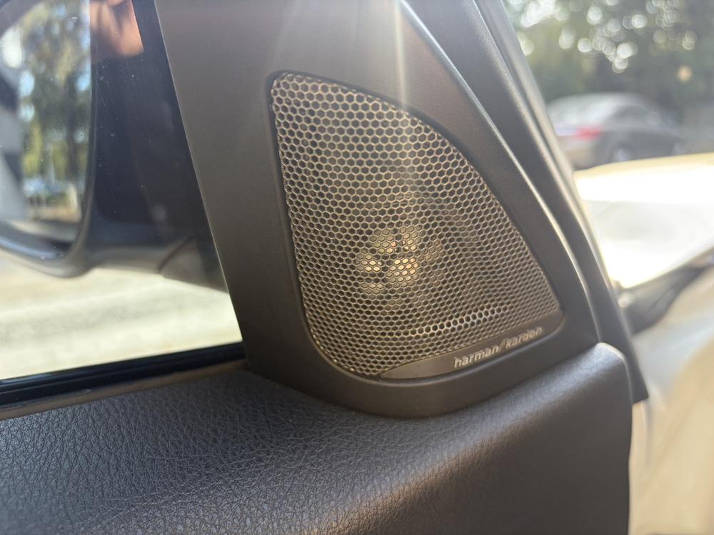 BMW 3 Series 2018 car image #7
