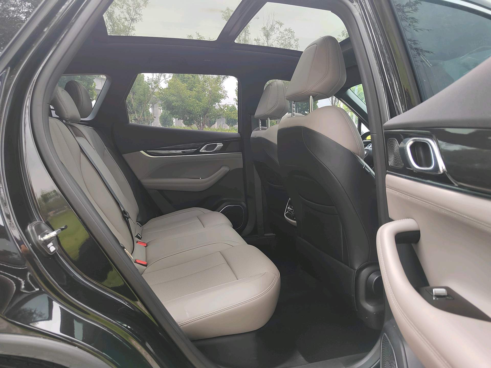 GEELY Boyue L 2025 car image #14