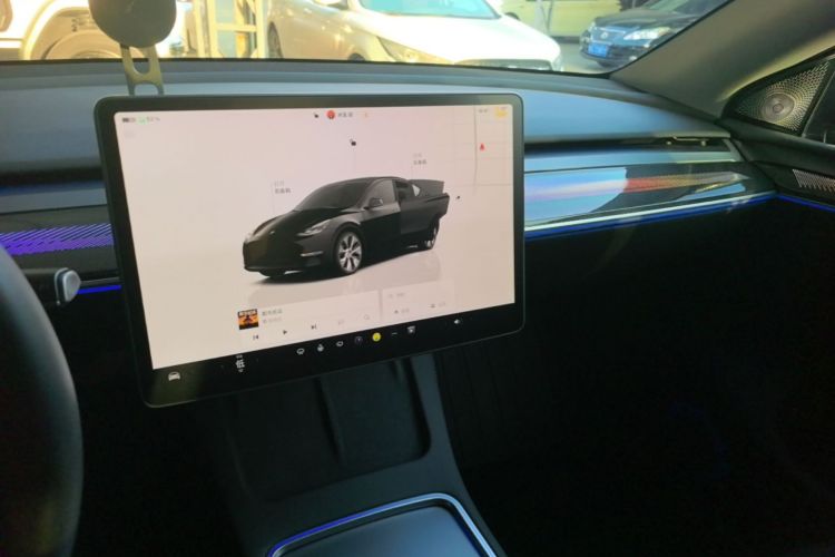 Tesla Model Y 2023 #13 Tesla Model Y 2023 car image #13