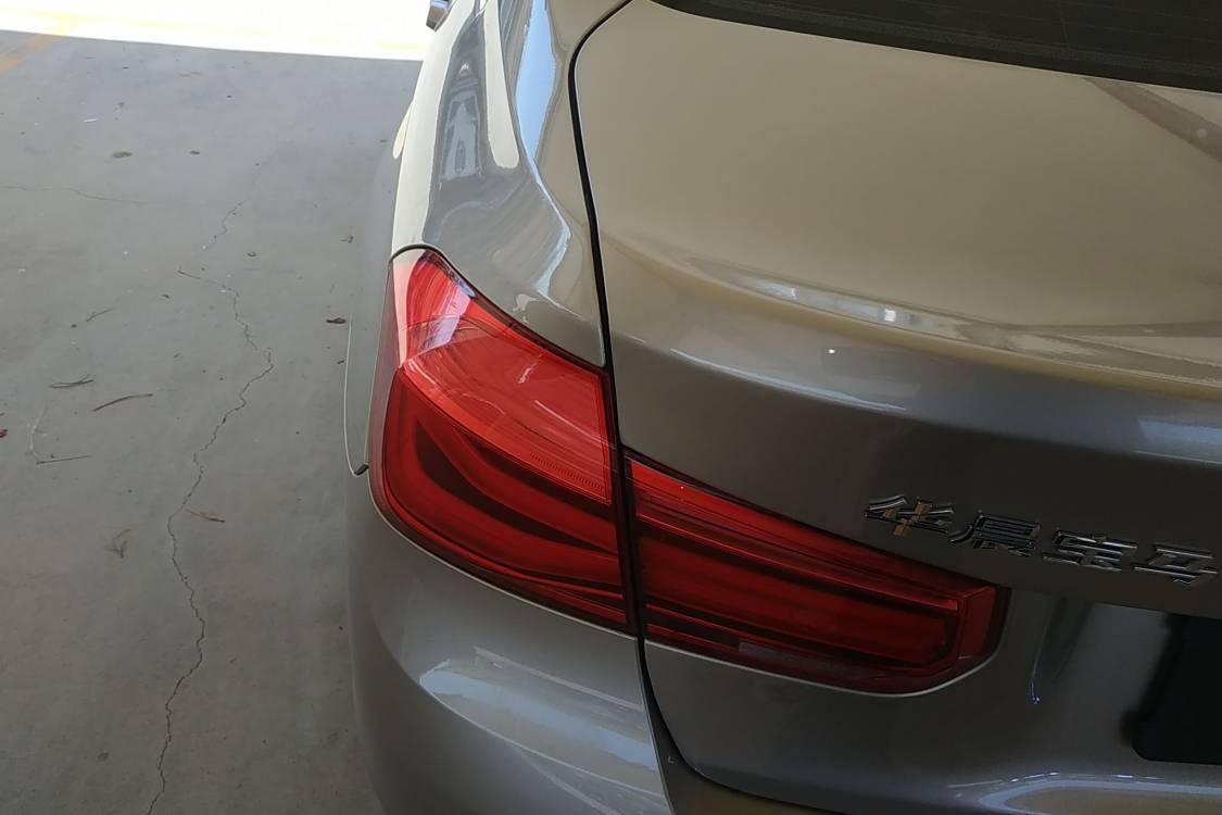 BMW 3 Series 2016 car image #25