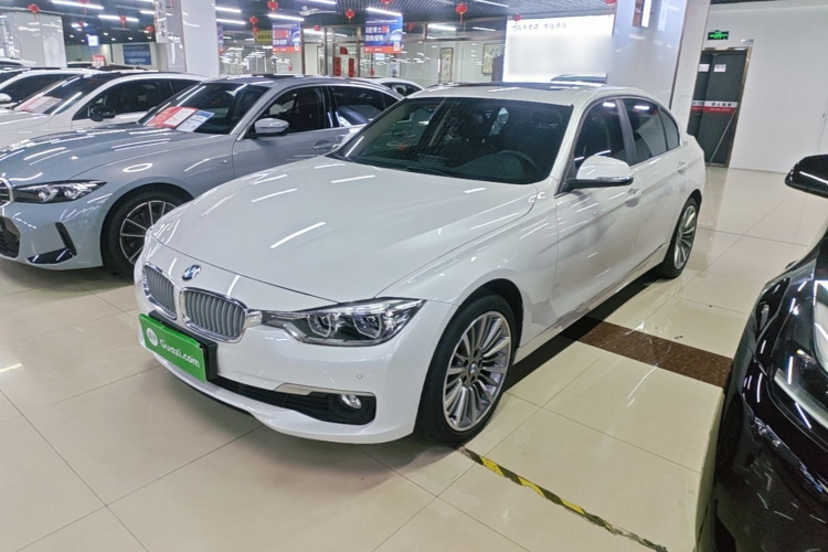 BMW 3 Series 2019 #2 BMW 3 Series 2019 car image #2