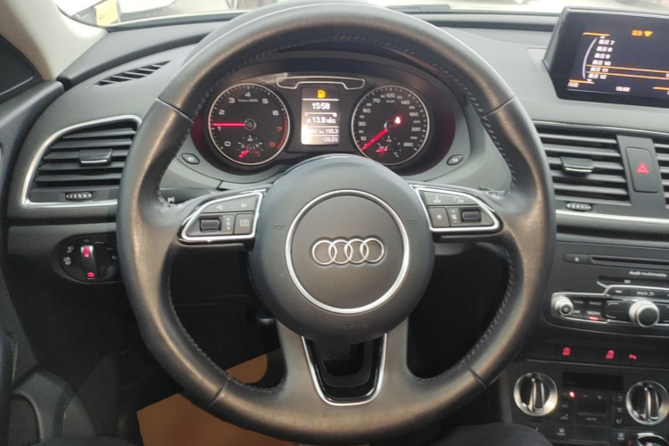 Audi Q3 2016 #11 Audi Q3 2016 car image #11