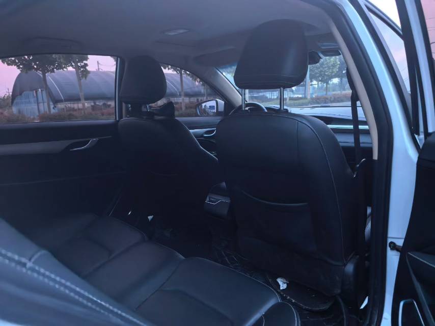 GEELY Emgrand 2018 car image #5