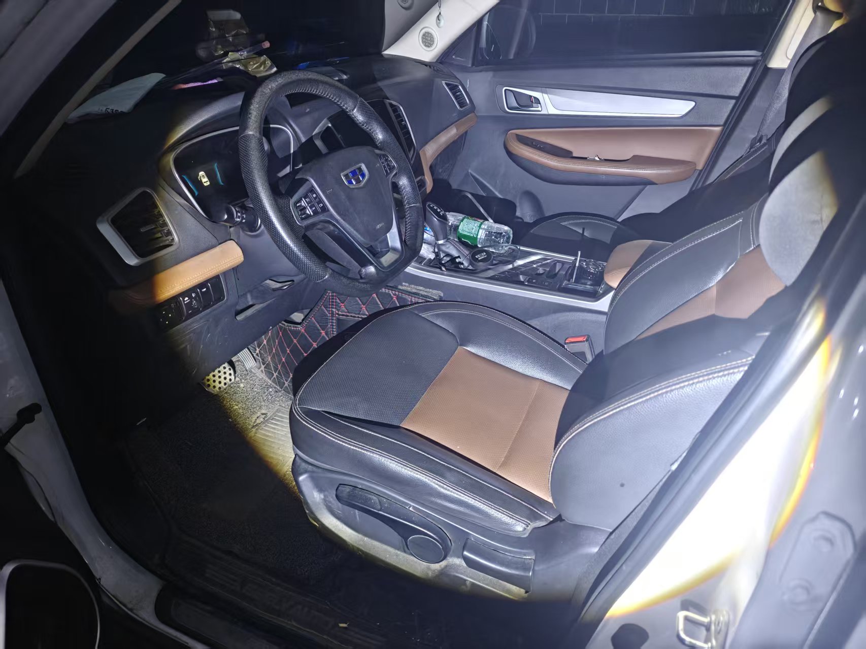 GEELY Vision X6 2018 immagine di auto #3