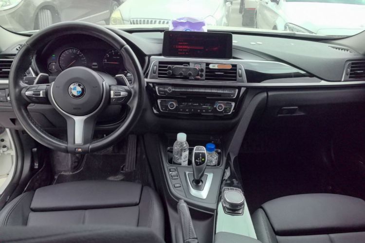 BMW 3 Series 2019 #10 BMW 3 Series 2019 car image #10