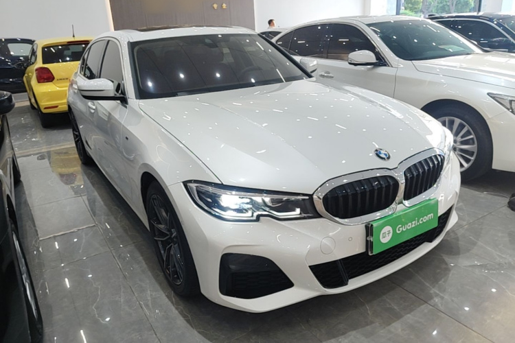 BMW 3 Series 2021 #4 BMW 3 Series 2021 car image #4