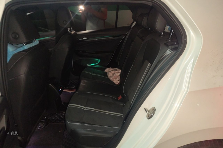 Volkswagen Golf 2022 car image #19