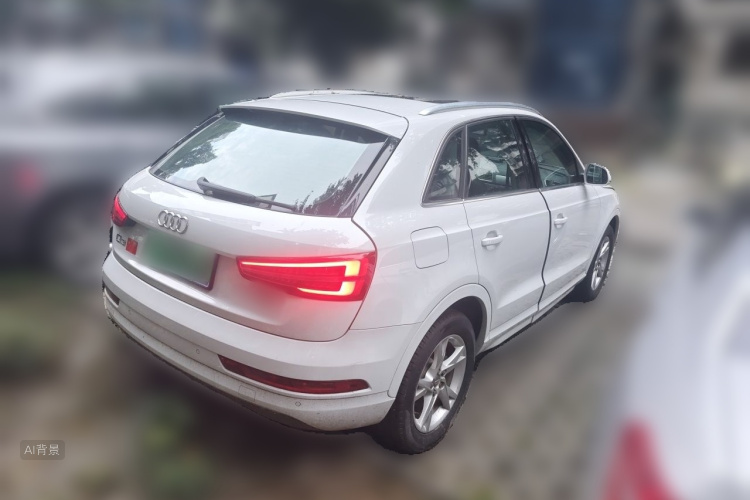 Audi Q3 2018 car image #7