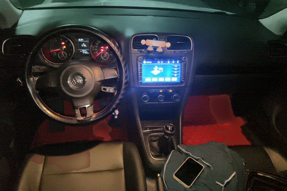 Volkswagen Golf 2012 car image #21