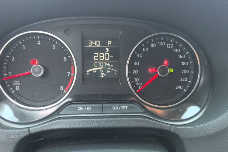Volkswagen Polo 2016 car image #14