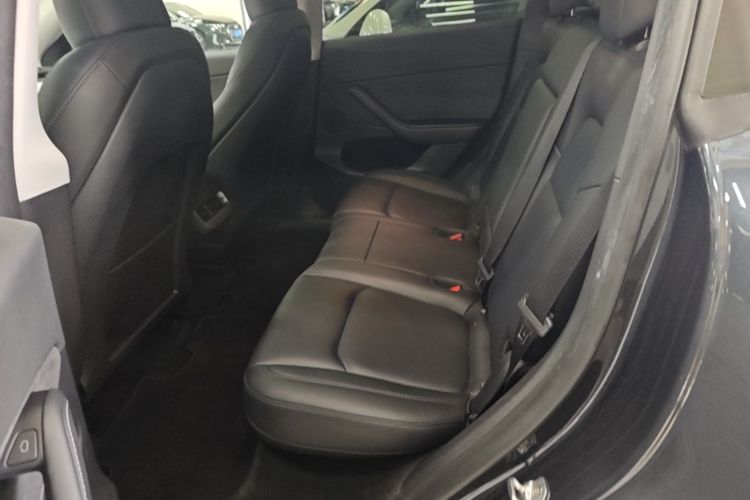 Tesla Model Y 2024 #13 Tesla Model Y 2024 car image #13