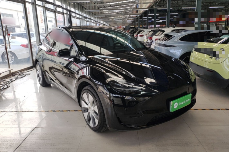 Tesla Model Y 2023 #4 Tesla Model Y 2023 car image #4