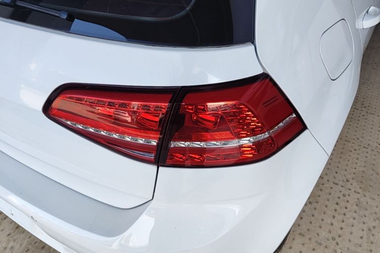 Volkswagen Golf 2016 car image #8