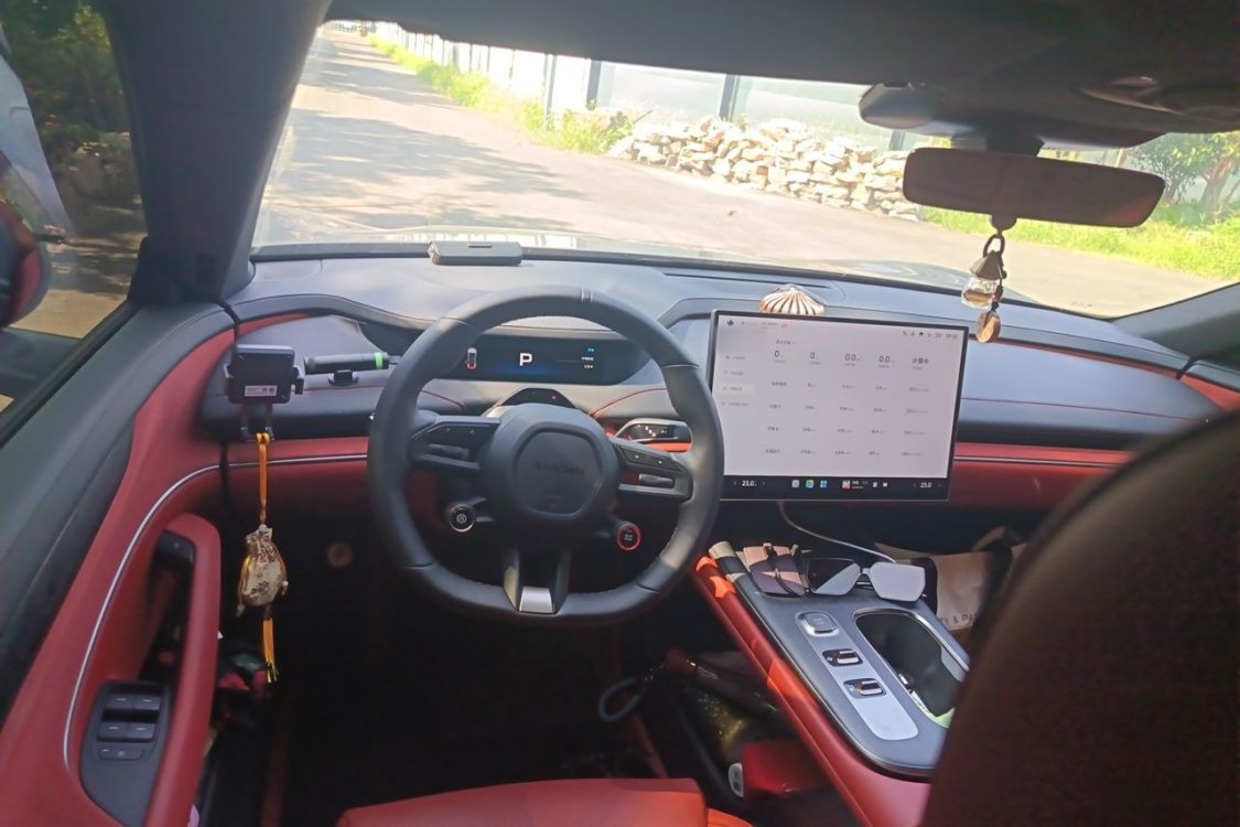 MI SU7 2025 car image #24