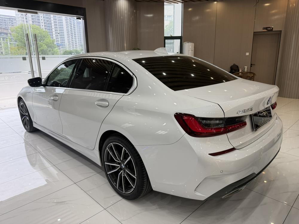BMW 3 Series 2022 #5 BMW 3 Series 2022 car image #5
