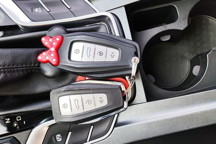 GEELY Emgrand 2021 car image #9