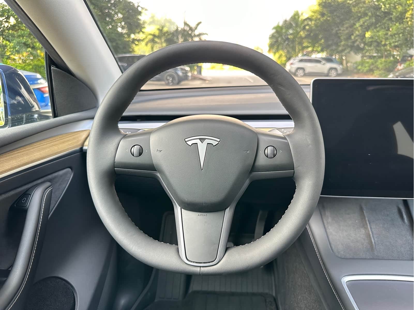 Tesla Model Y 2023 #14 Tesla Model Y 2023 car image #14