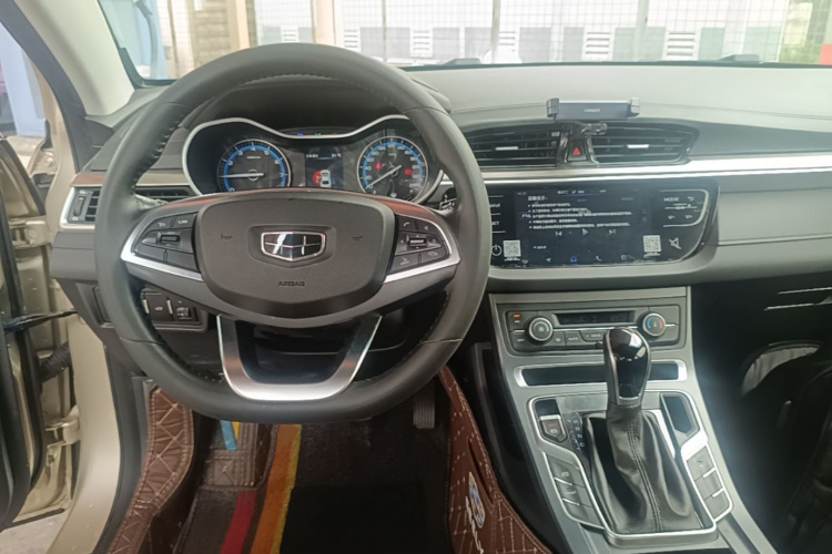GEELY Emgrand 2019 #11 GEELY Emgrand 2019 car image #11