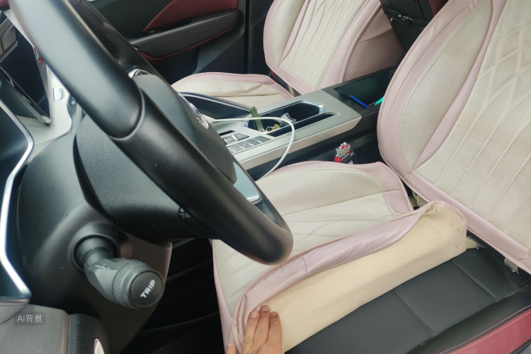 GEELY Coolray 2021 car image #17