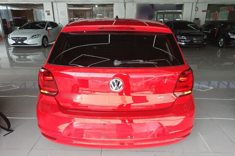 Volkswagen Polo 2016 car image #6