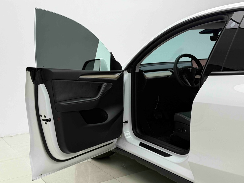 Tesla Model Y 2022 car image #3