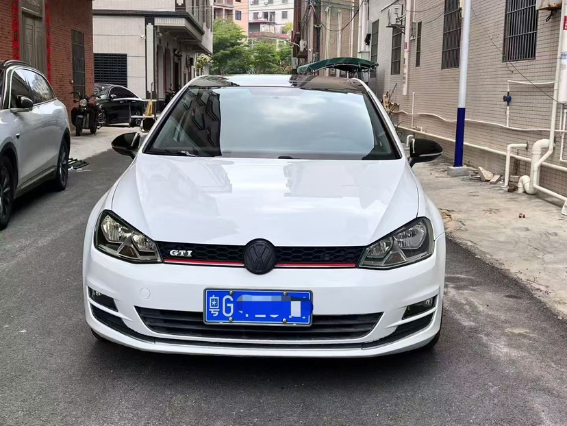 Volkswagen Golf 2014 car image #2