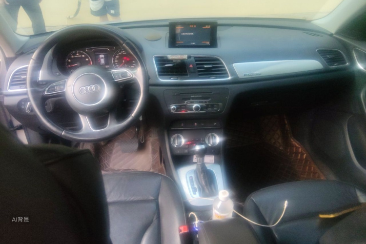 Audi Q3 2014 car image #11