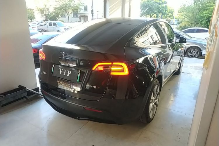 Tesla Model Y 2022 #7 Tesla Model Y 2022 car image #7