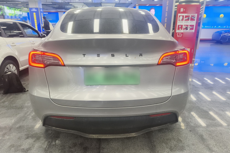 Tesla Model Y 2024 car image #4